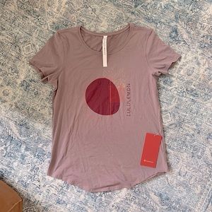 Lululemon T-shirt